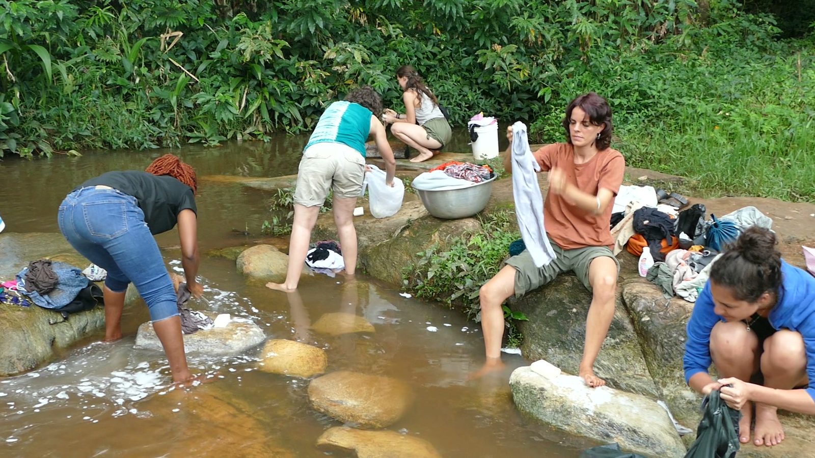 Lessive à la rivière