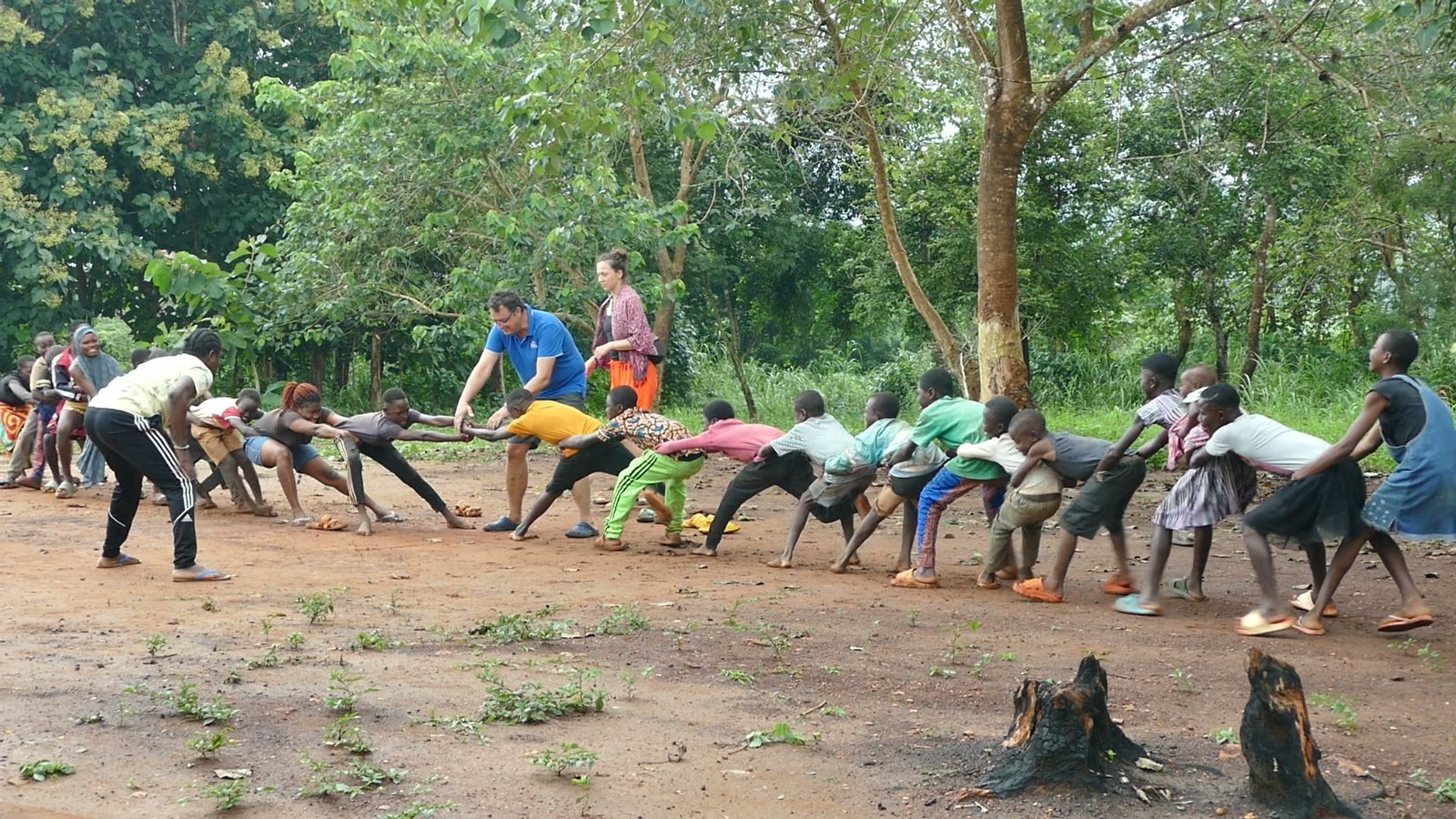 Jeux collectifs en plein air